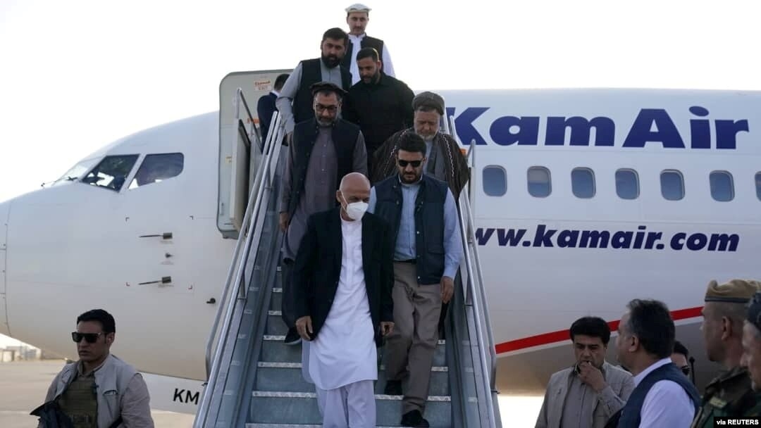 Prezida wa Afuganistani Ashraf Ghani ahitwa Mazar-i-Sharif. Ino foto yafashwe igenekerezo rya 11 uku kwezi aho yari yagiye kuraba uko umutekano muri ako gace wifashe. 