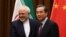 Ngoại trưởng Iran Mohammad Javad Zarif (trái) và Ngoại trưởng Trung Quốc Vương Nghị.
