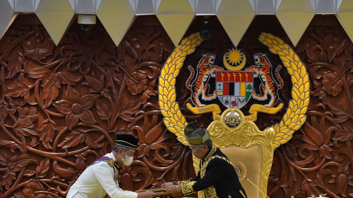 Malaysia Lawmakers Avoid No-Confidence Vote Against Prime Minister