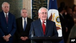 Rex Tillerson mengucapkan selamat tinggal kepada para diplomat Amerika dalam pidatonya di kantor Deplu AS di Washington DC, hari Kamis (22/3) siang. 