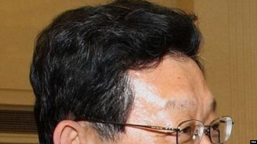 Menteri Perdagangan Tiongkok, Chen Deming khawatir krisis utang di Eropa akan memburuk.
