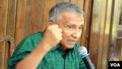 Muhammad Amien Rais saat memberikan keterangan pers hari Kamis (3/9) di kediamannya Pandeyan Sari, Condong Catur, Sleman Yogyakarta (foto: VOA/Munarsih).