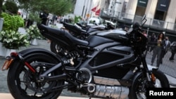 Una motocicleta eléctrica LiveWire de Harley-Davidson el día de la escisión de la compañía en la Bolsa de valores de Nueva York (NYSE), en Nueva York, el 27 de septiembre de 2022. 
