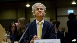 受到控告的吉尔特.怀尔德6月23日在阿姆斯特丹的法庭上