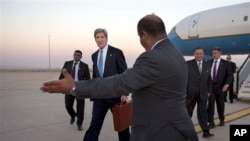US Secretary of State John Kerry arrives in Amman, Jordan June 26, 2013