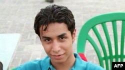 Ali al-Nimr, pemuda asal Saudi yang menghadapi hukuman mati karena ikut serta dalam aksi protes anti pemerintah, berpose dalam sebuah foto yang dirilis oleh reprieve.org pada 25 September 2015. Ali akhirnya dibebaskan pada 27 Oktober 2021. (Foto: AFP/reprieve.org)