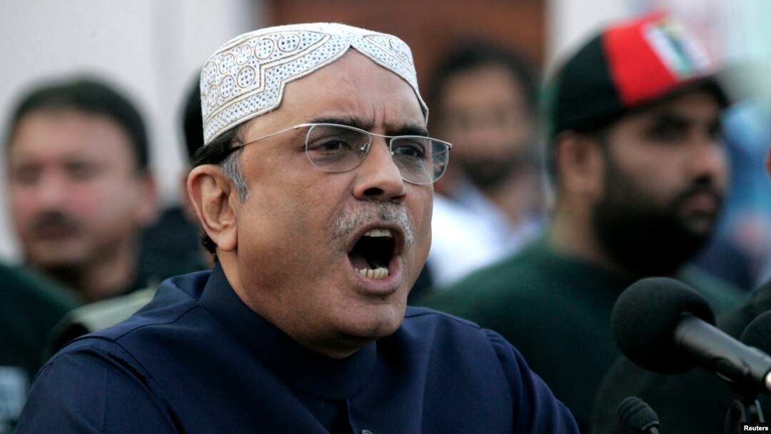 پخوانی صدر آصف علي زرداري اوس د نېب په قید کې دی