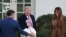 感恩節前夕特朗普總統赦免兩隻火雞。