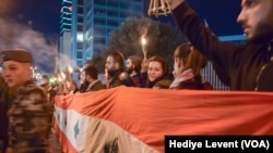 Lübnan’da Yeni Hükümete İlk Protesto