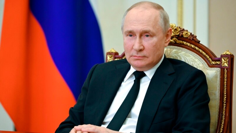 Putin Tandatangani UU yang Larang Prosedur Ganti Jenis Kelamin