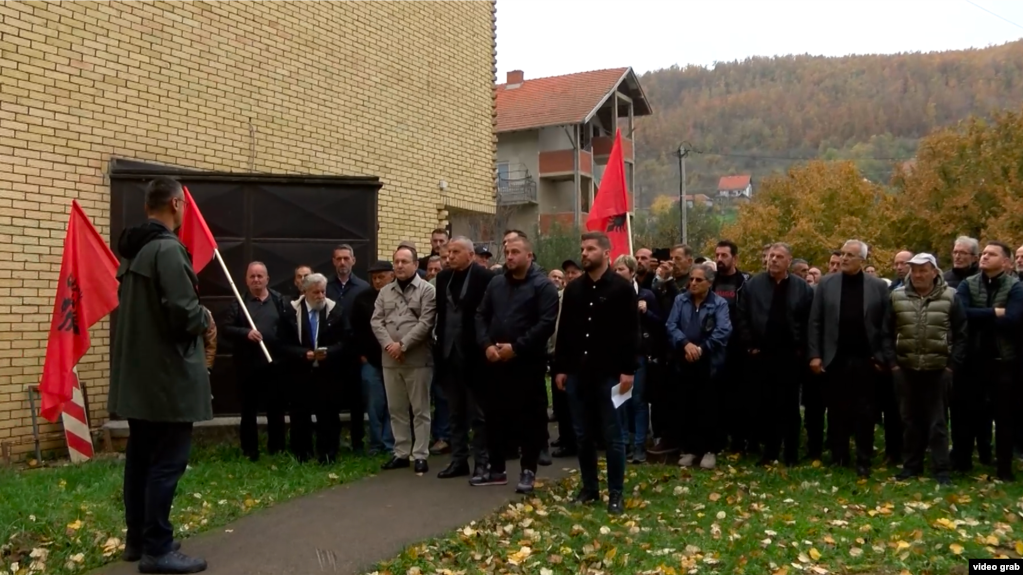 Shqiptarët e Luginës së Preshevës protestojnë në Medvegjë mes shqetësimeve për fshirjen e adresave