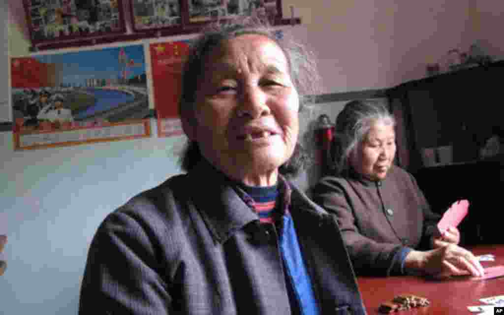 袁文才的小女儿袁移月