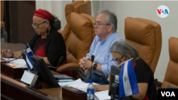 En la fotografía (centro), el presidente de la Asamblea Nacional Gustavo Porras, quien fue sancionado por EE.UU. [Foto Houston Castillo, VOA]