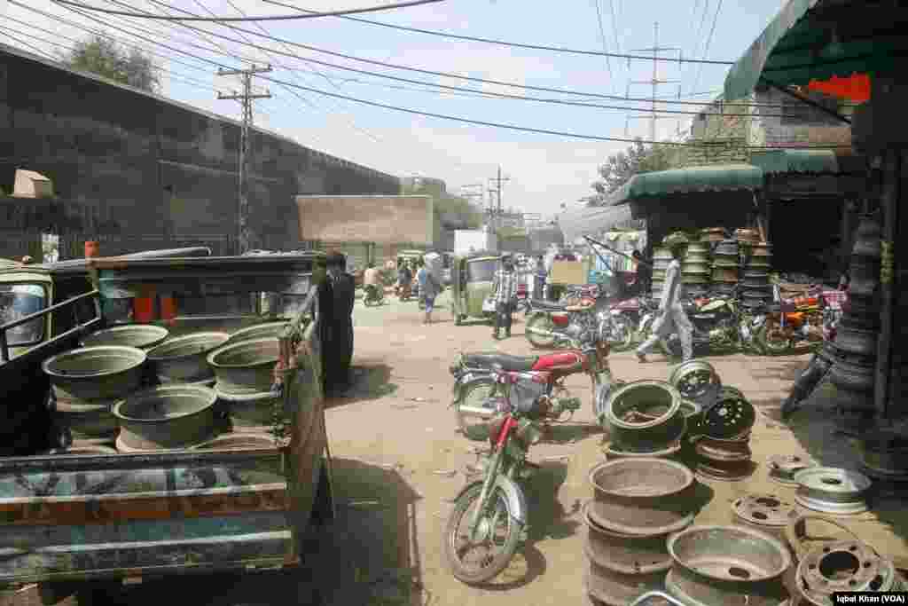 مارکیٹ کی منتقلی کے بعد مسجد کے بیرونی علاقے سے شاہی قلعہ تک باغ بنانے کا منصوبہ ہے۔