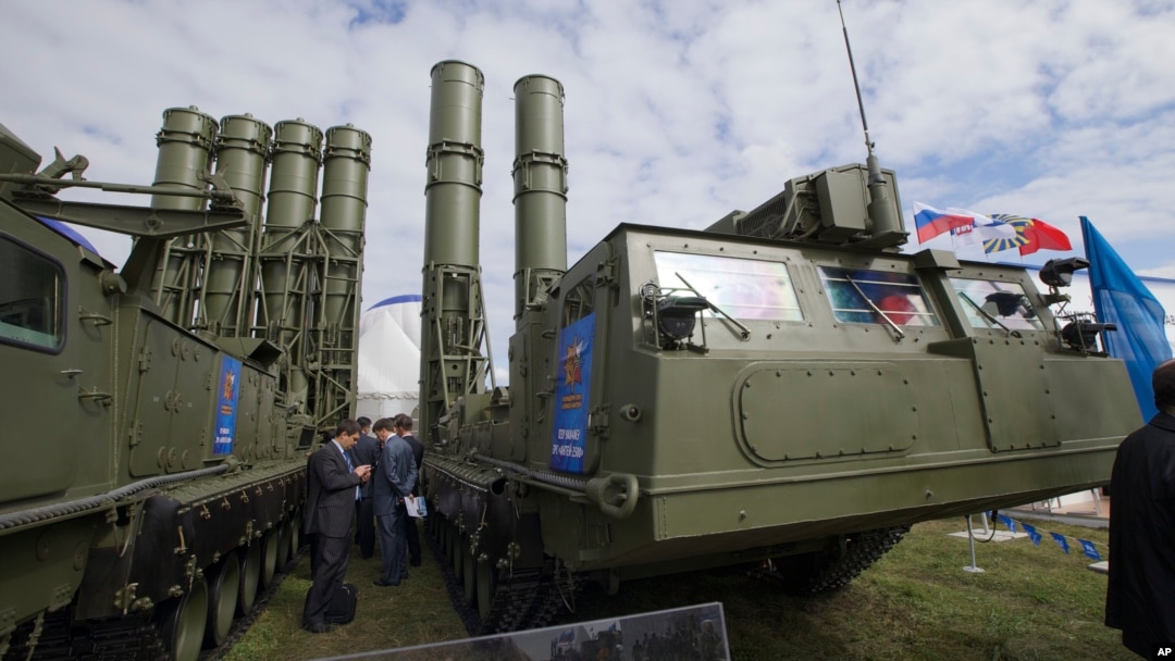 Sistem rudal pertahanan udara Rusia dipamerkan di MAKS Air Show in Zhukovsky, luar kota Moskow. (Foto: Dok)
