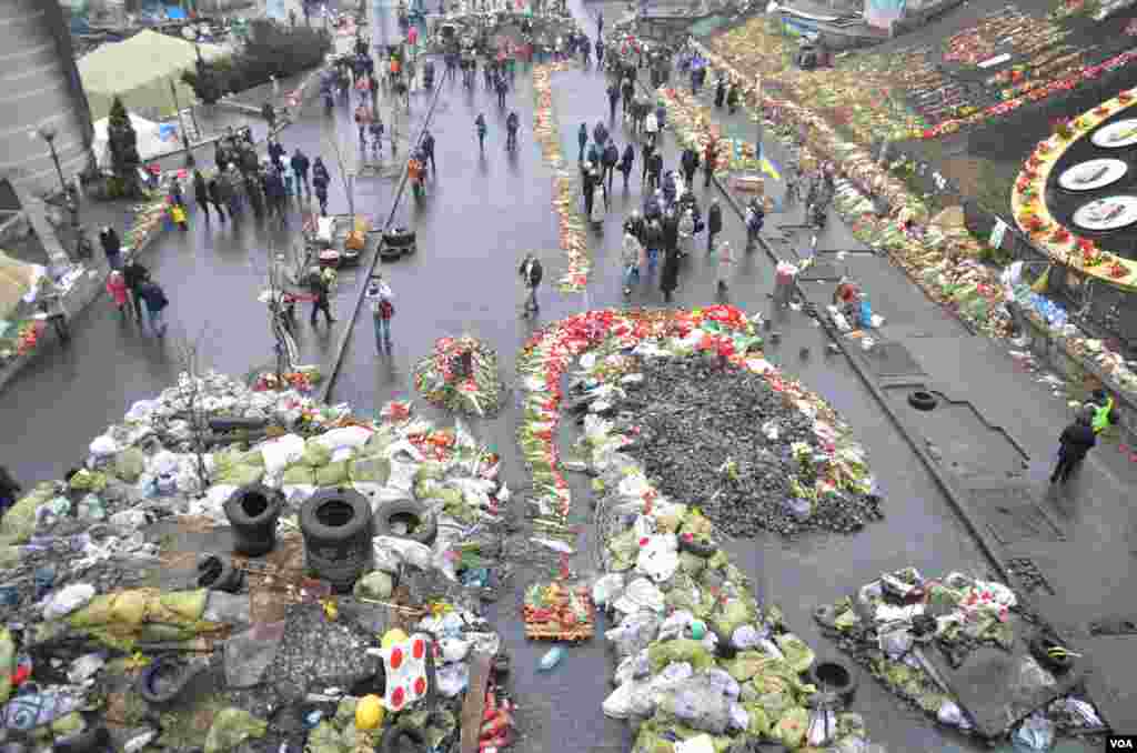 A general view of Kyiv&#39;s Independence in Ukraine, Mar. 8, 2014 (Jamie Dettmer/VOA)