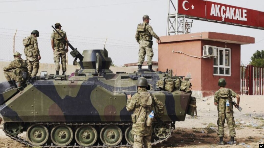 Chốt quân sự của Thổ Nhĩ Kỳ tại cửa khẩu biên giới giáp Syria, đối diện với thị trấn Tel Abyad do phe nổi dậy Syria kiểm soát, ngày 7/10/2012