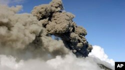 La erupción de este viernes 20 de mayo, fue la tercera más importante de los últimos dos años. 