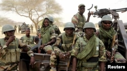 Les forces spéciales du Niger se préparent à combattre Boko Haram à Diffa, le 26 mars 2015.