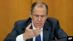 Menlu Rusia Sergey Lavrov dalam konferensi pers di Moscow, Rusia (21/1).