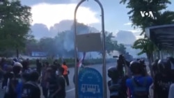 泰國抗議新冠病毒處理方式演變成警民衝突