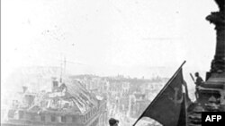 Знамя Победы над рейхстагом. Берлин. 2 мая 1945 года