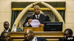 Zimbabwe Speaker of Parliament Jacob Mudenda presides over a parliament session where a motion is moved to impeach President Robert Mugabe, Nov. 21, 2017 at the Zimbabwean Parliament in Harare, Zimbabwe.