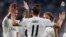 Bale de Real Madrid se congratule avec deux de ses coéquipiers après un but lors du match de la Ligue des champions contre l’AS Rome, au stade Santigo Bernabeu, 19 septembre 2018. (Twitter/Real Madrid)