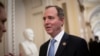 Američki predstavnik Adam Schiff, D-Kalifornija, razgovara s novinarima na Capitol Hillu u Washingtonu, 3. marta 2020. Schiff je 17. jula 2024. pozvao predsjednika Joea Bidena da odustane od svoje kandidature za reizbor 2024. godine.