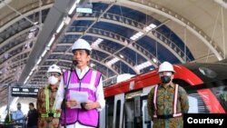 Presiden Jokowi targetkan LRT bisa beroperasi pada Juni 2022. (Foto: Biro Press)