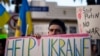 В Лос-Анджелесе украинская и русская общины провели протесты приуроченные к годовщине войны 