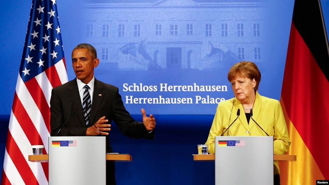 German Chancellor Angela Merkel and U.S. President Barack Obama speak to media during a news conference after their talks at Schloss Herrenhausen, Hanover, Germany, April 24, 2016. 