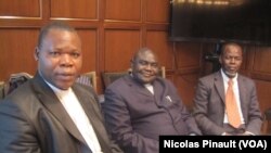 Dieudonné Nzapalainga, Nicolas Guérékoyame Gbangou et Omar Kobine Layama à Washington, le 18 mars 2014 (VOA/Nicolas Pinault)