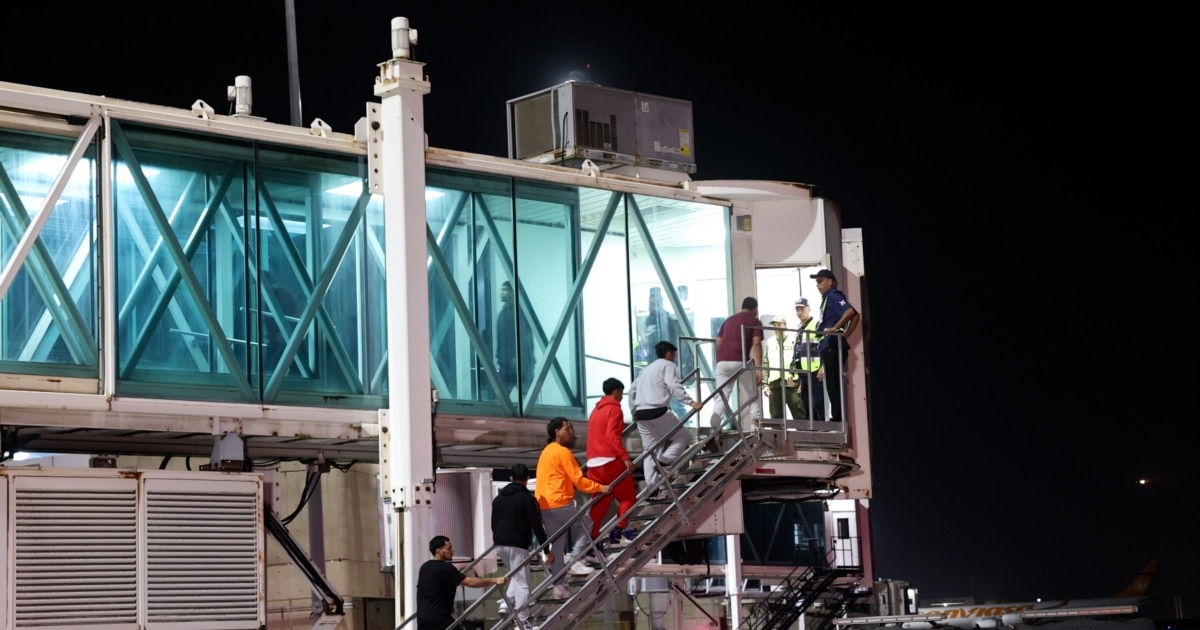 Vuelo con deportados venezolanos desde Estados Unidos reprogramado por mal clima: ministro del interior