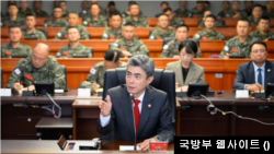강신철 국방부 장관이 지난 16일 해병대사령부/서북도서방위사령부를 방문해 작전 대비태세를 점검하고 있다. (국방부 웹사이트)