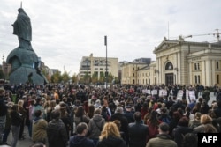 Protest u Beogradu zbog pogibije četrnaestoro ljudi prilikom obrušavanja nadstrešnice železničke stanice u Novom Sadu (Foto: AFP/Andrej Isaković)