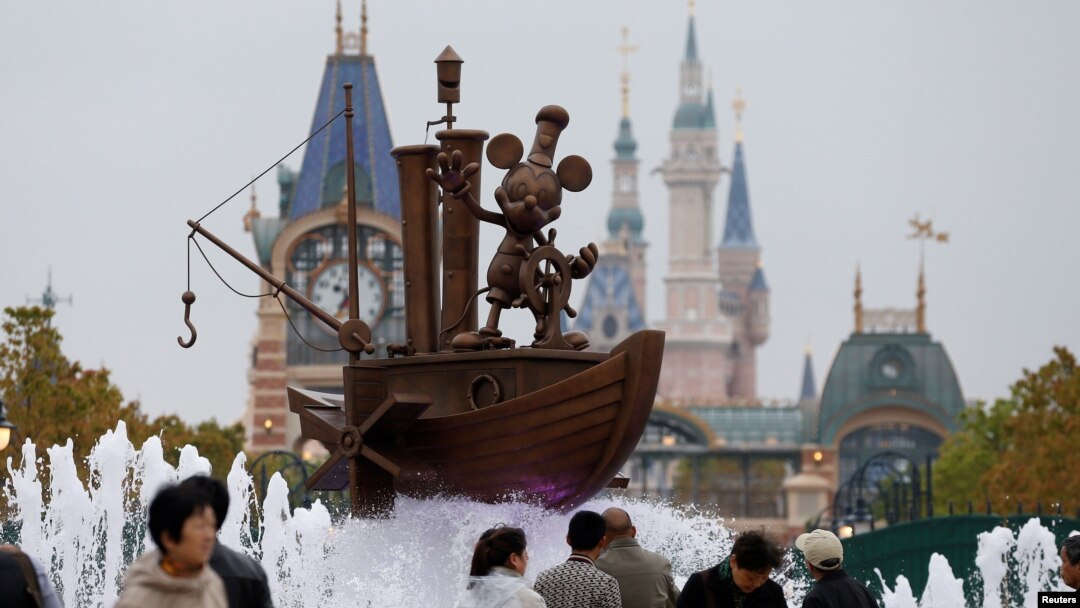 Taman hiburan 'Shanghai Disney Resort' di Shanghai, China yang akan resmi dibuka hari Kamis minggu ini (16/6).