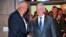 Bộ trưởng Quốc phòng Singapore Ng Eng Hen (trái) đón Bộ trưởng Quốc phòng Mỹ James Mattis, 18/10/2018