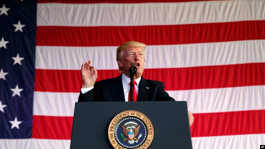 Donald Tramp u vojnoj bazi Sinjorela na Siciliji, 27. maja 2017.