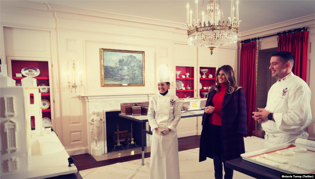 La primera dama Melania Trump en la preparación de la celebración de Navidad en la Casa Blanca.