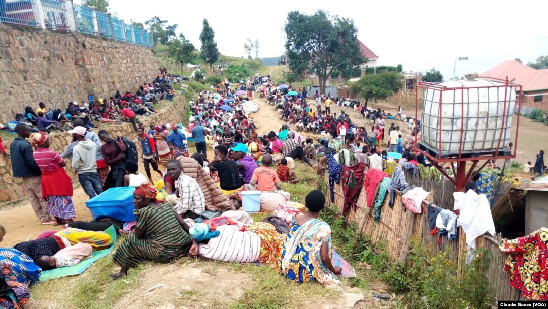 Impunzi z’Abanyekongo zimaze iminsi itatu zikambitse ku biro bya HCR ishami rya Karongi