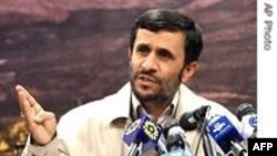 احمدی نژاد فرارسیدن ضرب الاجل آمریکا برای پذیرفتن قرارداد ارسال سوخت به خارج را مردود دانست