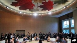 هۆڵی کۆبوونه‌وه‌که‌ی کۆمه‌ڵه‌ی8 له‌ دێرهوستی ئۆنتاریۆی که‌نه‌دا، شه‌ممه‌ 26 ی شه‌شی 2010