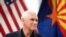 Mantan Wakil Presiden AS Mike Pence hadir dalam sebuah acara di Sierra Vista, Arizona, pada 13 Juni 2022. (Foto: reuters/Rebecca Noble)