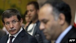 Turski ministar inostranih poslova Ahmed Davutoglu na konferenciji za novinare