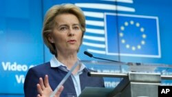 Chủ tịch Ủy ban Châu Âu, Ursula von der Leyen trong cuộc họp báo tại trụ sở Ủy ban ở Brussels, ngày 23/4/2020.