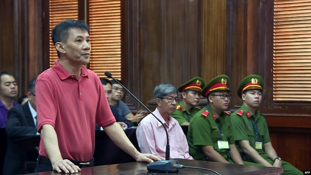 Công dân Mỹ gốc Việt Micheal Nguyễn, tại một phiên toà ở TPHCM hôm 24/6/2019, vửa được phía Việt Nam trả tự do sớm sau khi bị kết án 12 năm tù vì cáo buộc "hoạt động nhằm lật đổ chính quyền nhân dân."