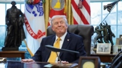 唐纳德·特朗普总统在白宫椭圆形办公室签署行政命令，成立由副总统JD·万斯领导的反欺诈工作组，并回答记者提问。(2026年3月16日)