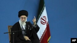 آیت الله علی خامنه ای رهبر جمهوری اسلامی ایران