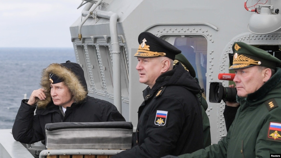 Президент Владимир Путин на учениях ВМС РФ в Черном море у побережья Крыма. 9 января 2020.